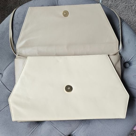 Adolfo tan leather shoulder purse - like new condition - Picture 4 of 12